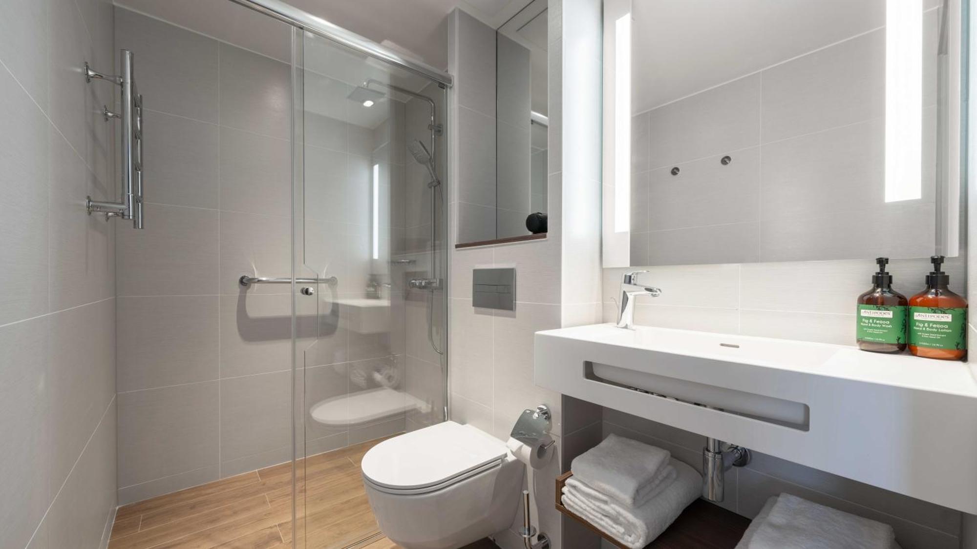 Отель Voco Stockholm - Kista By Ihg Экстерьер фото